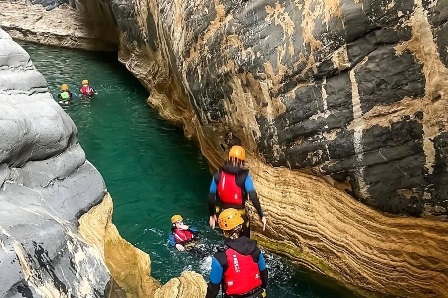 Alleyescape Trekking Oman Adventure
